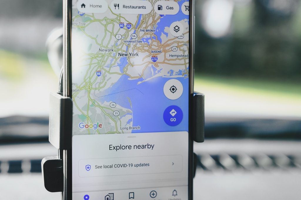 Quels sont les avantages d’utiliser Google Maps comme GPS ?